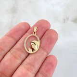Dije Virgen Maria Circulo Floreado 1.25gr / 2.7cm / Circones Blancos Oro Amarillo 18K Dije Virgen Maria Circulo Floreado 1.25gr / 2.7cm / Circones Blancos Oro Amarillo 18K