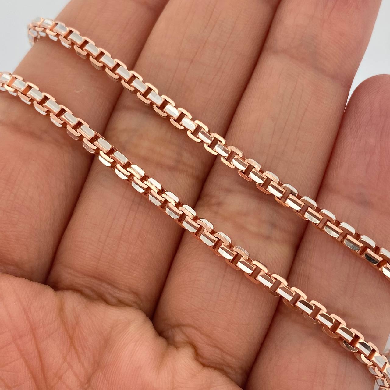 Cadena Veneciana 14.25gr / 60.4cm / 2.06mm Dos Oros Blanco Rosa +3 18K $ Cadena Veneciana 14.25gr / 60.4cm / 2.06mm Dos Oros Blanco Rosa +3 18K $