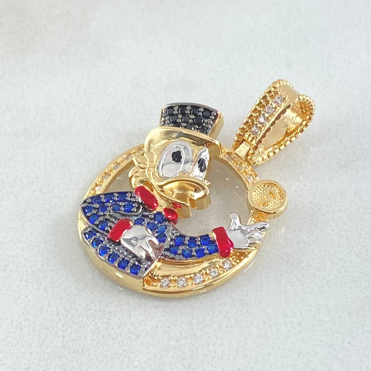 Dije Circulo Pato Inspirado 4.55gr / 2.7cm / Oro 18K Dije Circulo Pato Inspirado 4.55gr / 2.7cm / Oro 18K