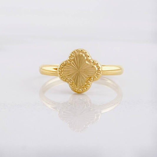 Anillo Trebol Diamantado 0.95g / T4 3/4 Oro Amarillo 18K
