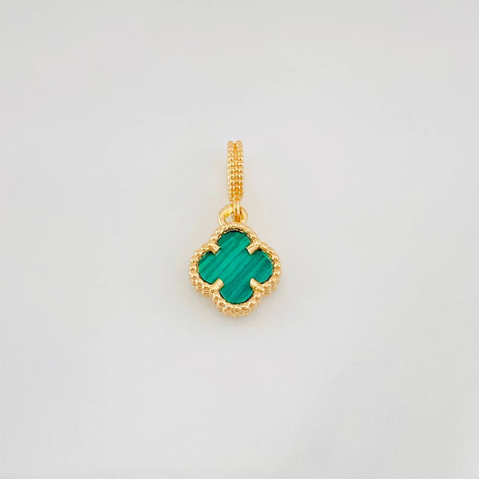 Dije Trebol 0.8g / 1.05cm Oro Amarillo 18K