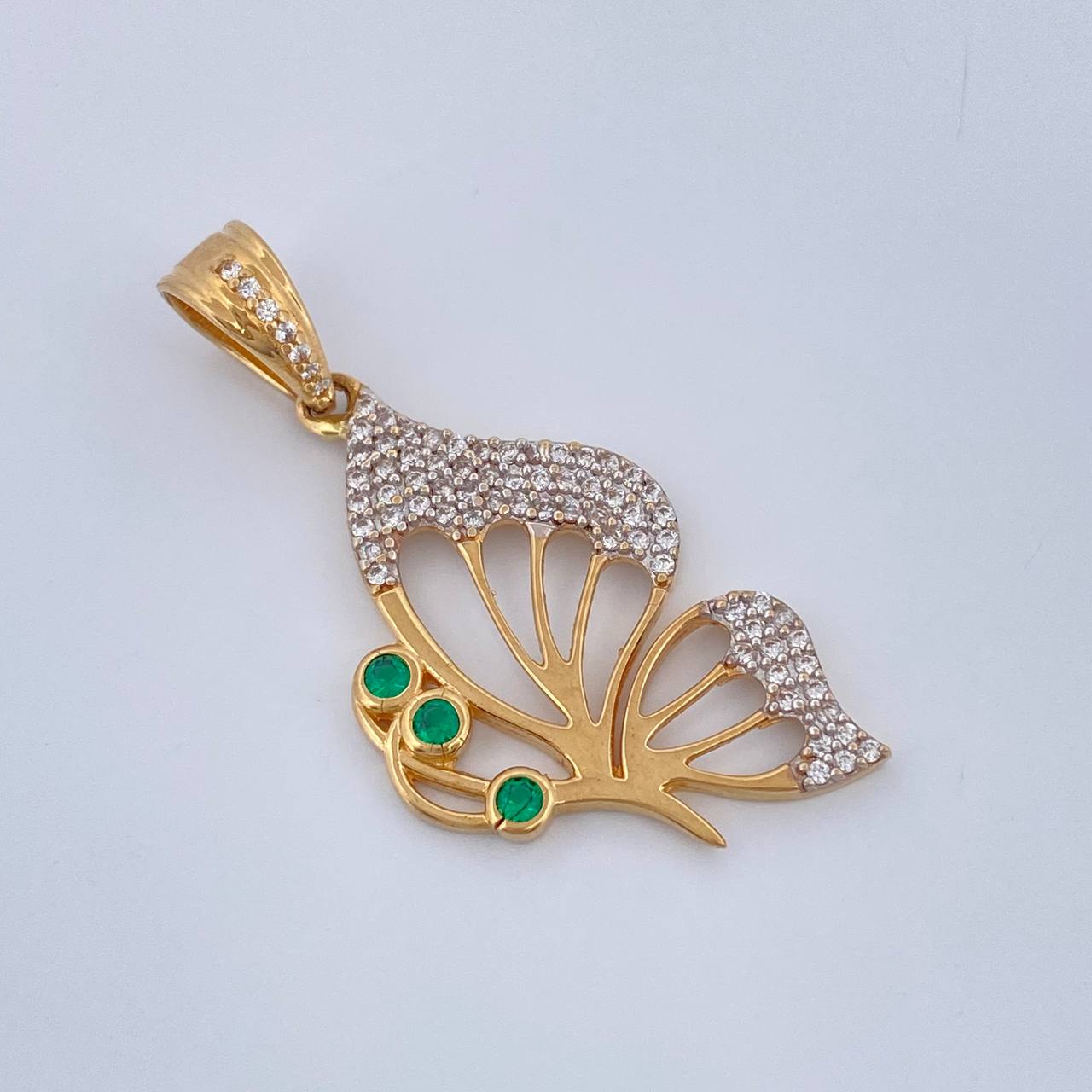 Dije Mariposa 3.65gr / 3.7cm / Dos Oros Amarillo Blanco 18K & Dije Mariposa 3.65gr / 3.7cm / Dos Oros Amarillo Blanco 18K &