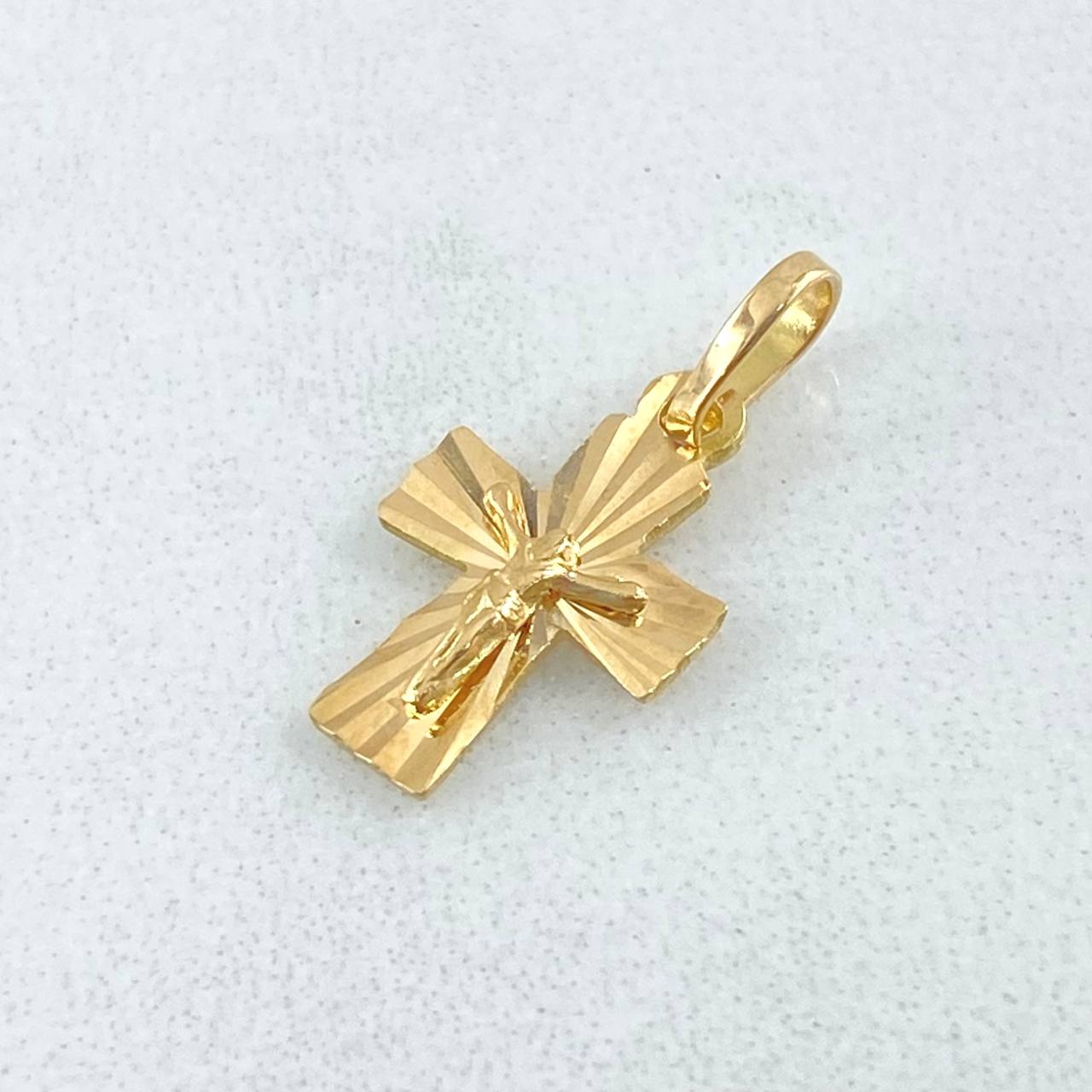 Dije Crúz Cristo 0.55gr / 1.8cm / Oro 18K © Dije Crúz Cristo 0.55gr / 1.8cm / Oro 18K ©