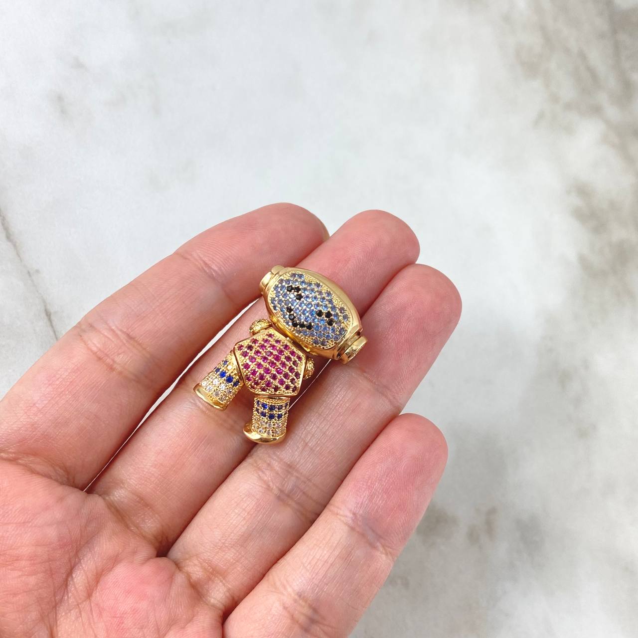 Dije Astronauta Articulado 10gr / 2.7cm / Circones de Colores Oro Amarillo Dije Astronauta Articulado 10gr / 2.7cm / Circones de Colores Oro Amarillo