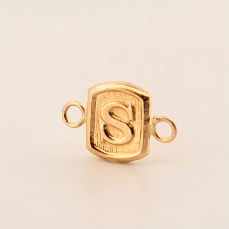 Herraje Letra S 0.3gr / 1.2cm / Oro Amarillo 18K Herraje Letra S 0.3gr / 1.2cm / Oro Amarillo 18K