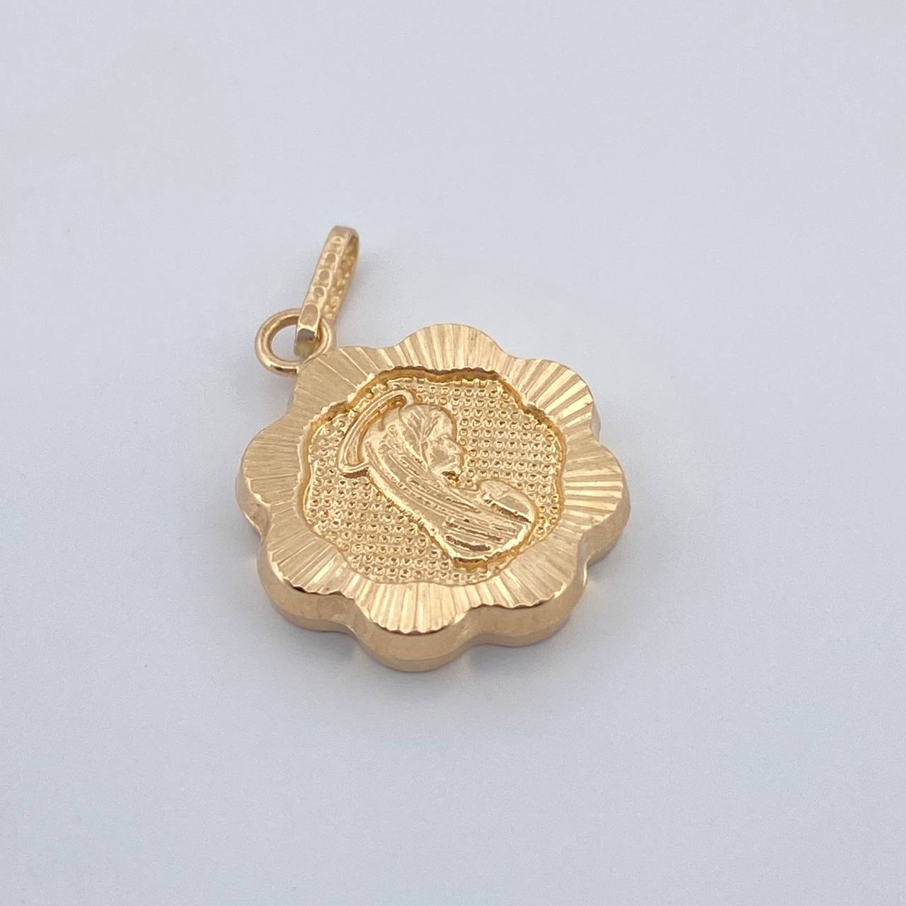 Dije Virgen Maria 1.3gr / 2.5cm / Oro Amarillo 18K % Dije Virgen Maria 1.3gr / 2.5cm / Oro Amarillo 18K %