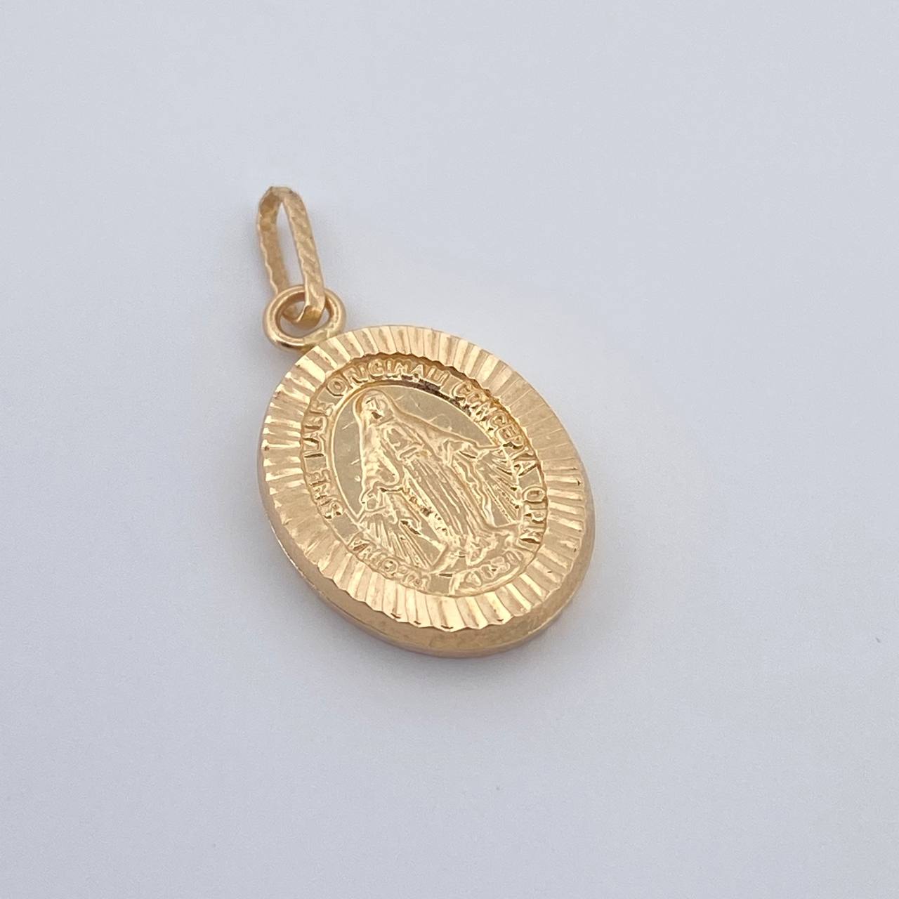 Dije Virgen Milagrosa 0.85gr / 2.2cm / Oro Amarillo 18K % Dije Virgen Milagrosa 0.85gr / 2.2cm / Oro Amarillo 18K %
