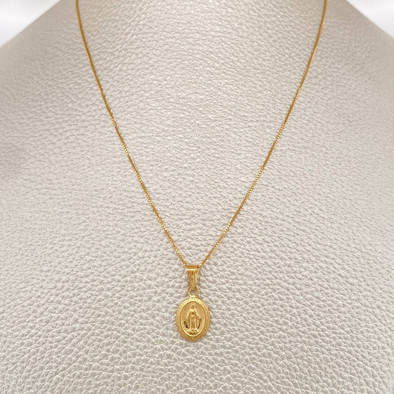 Set Cadena y Dije Veneciana + Virgen Milagrosa 1.75gr / 45cm / 0.6mm Oro Amarillo 18K (Oferta) % Set Cadena y Dije Veneciana + Virgen Milagrosa 1.75gr / 45cm / 0.6mm Oro Amarillo 18K (Oferta) %