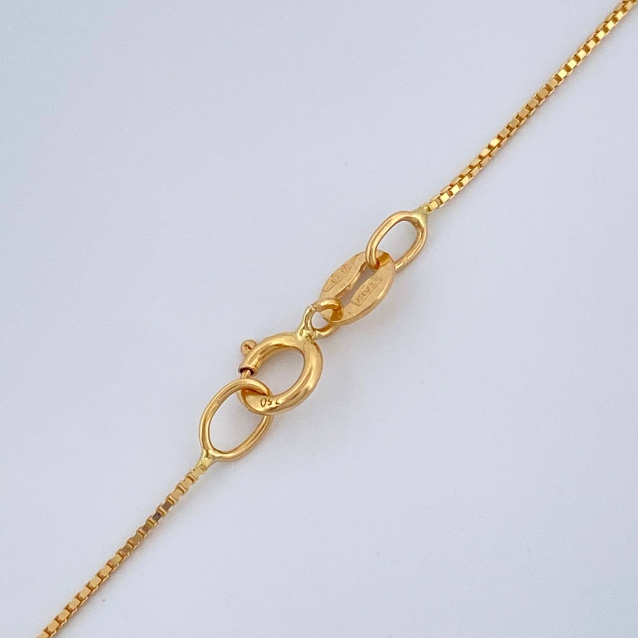 Set Cadena y Dije Veneciana + Cruz 1.85gr / 46.5cm / 0.8mm Oro Amarillo 18K (Oferta) % Set Cadena y Dije Veneciana + Cruz 1.85gr / 46.5cm / 0.8mm Oro Amarillo 18K (Oferta) %