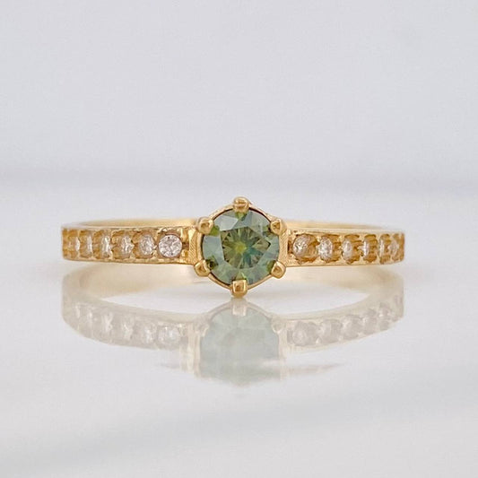 Anillo Solitario Churumbela Moisanitas 0.34 pts 1.95g / T7 1/2 Oro Amarillo 18K