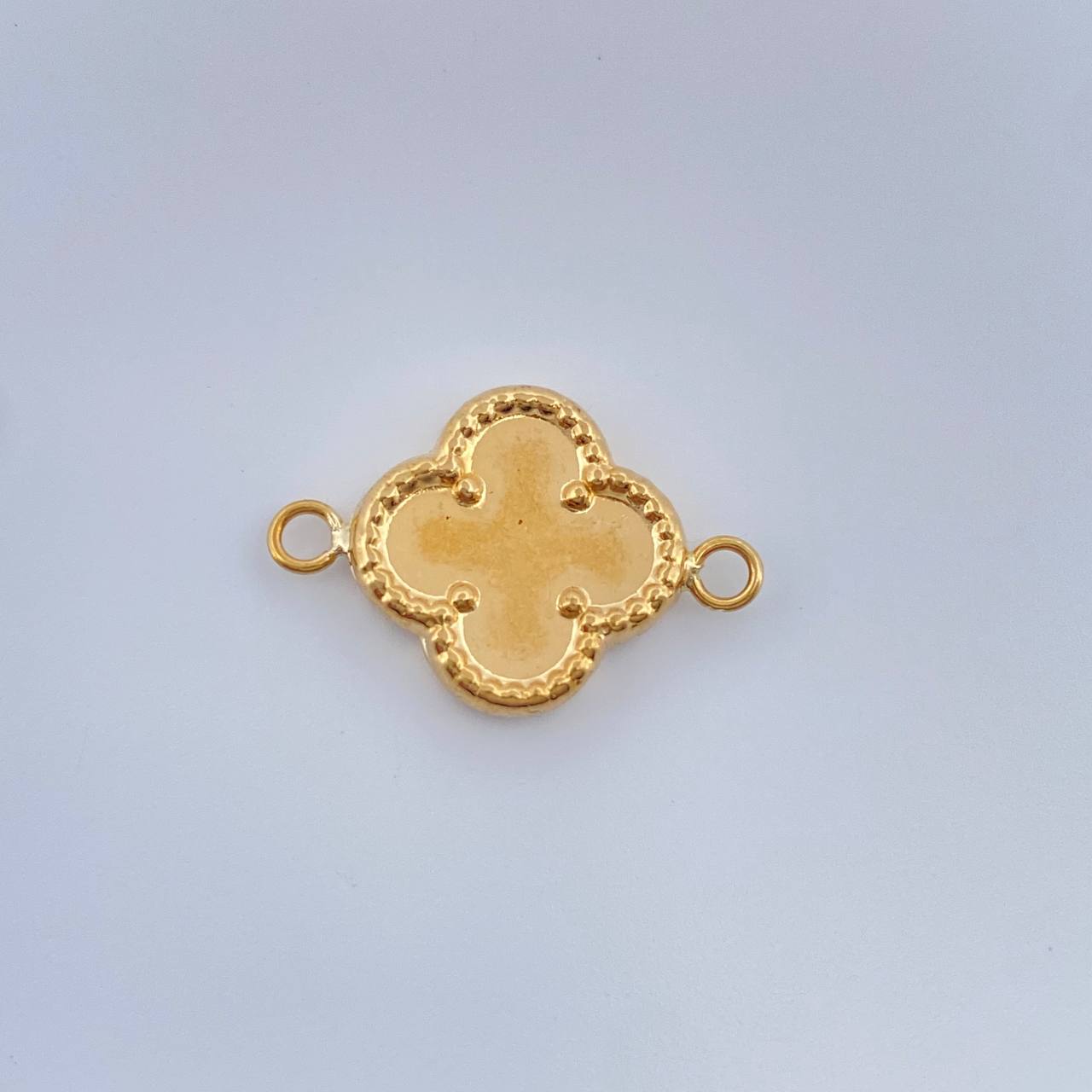 Herraje Trebol 0.7gr / 1.4cm / Oro Amarillo 18K % Herraje Trebol 0.7gr / 1.4cm / Oro Amarillo 18K %