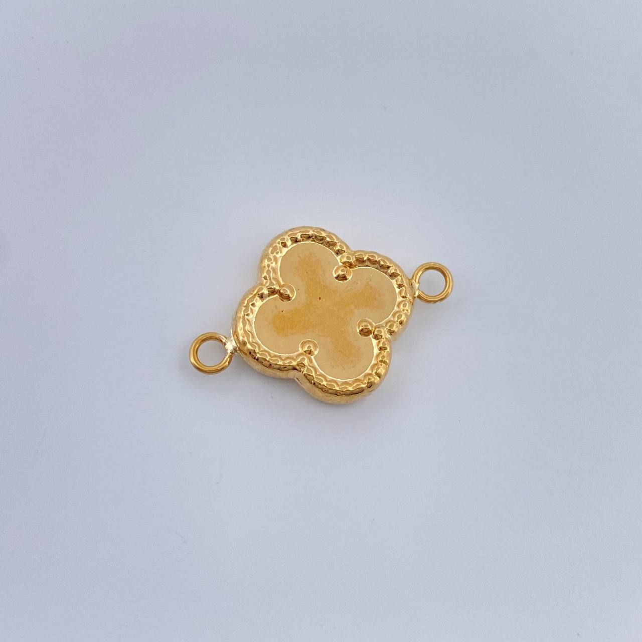 Herraje Trebol 0.7gr / 1.4cm / Oro Amarillo 18K % Herraje Trebol 0.7gr / 1.4cm / Oro Amarillo 18K %