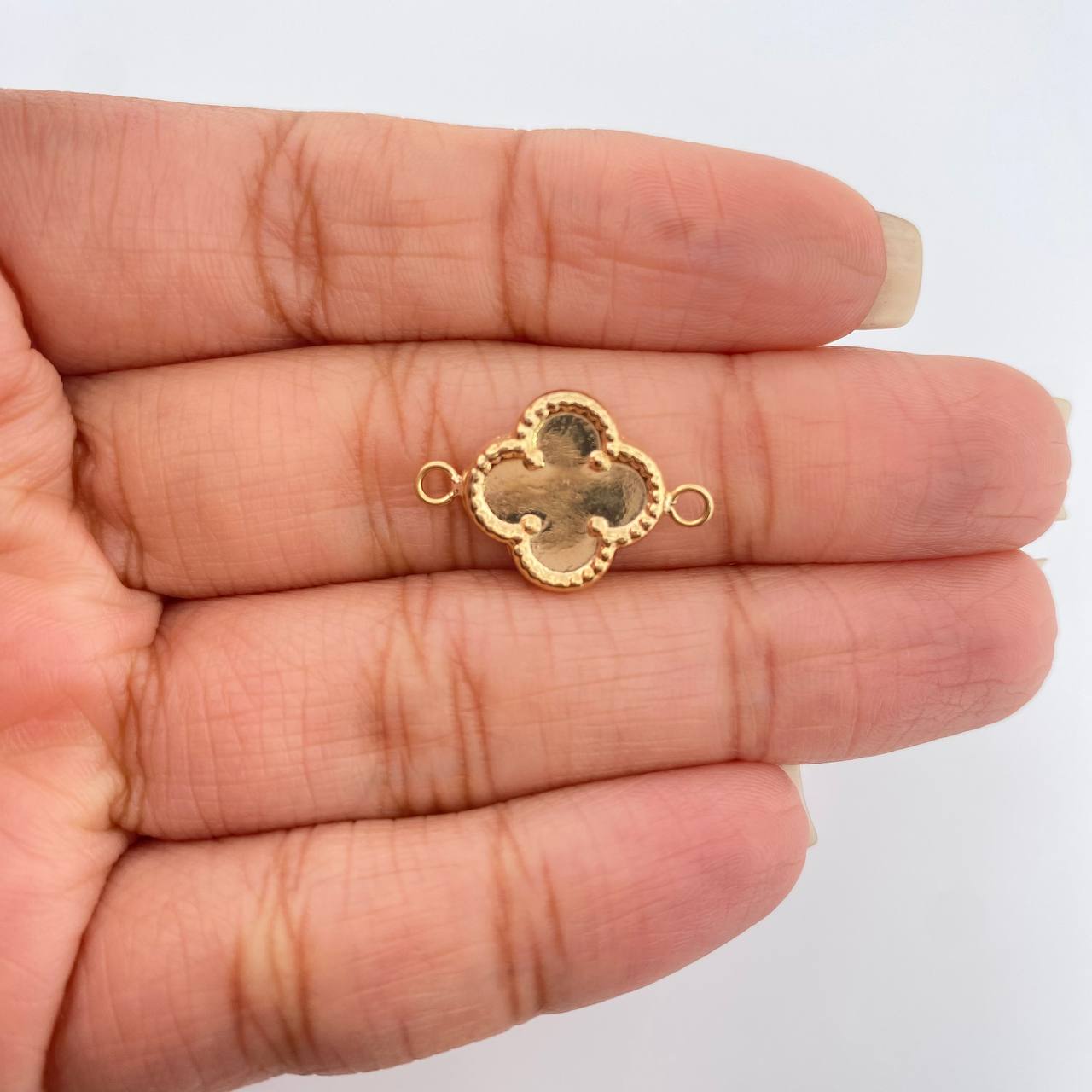 Herraje Trebol 0.7gr / 1.4cm / Oro Amarillo 18K % Herraje Trebol 0.7gr / 1.4cm / Oro Amarillo 18K %