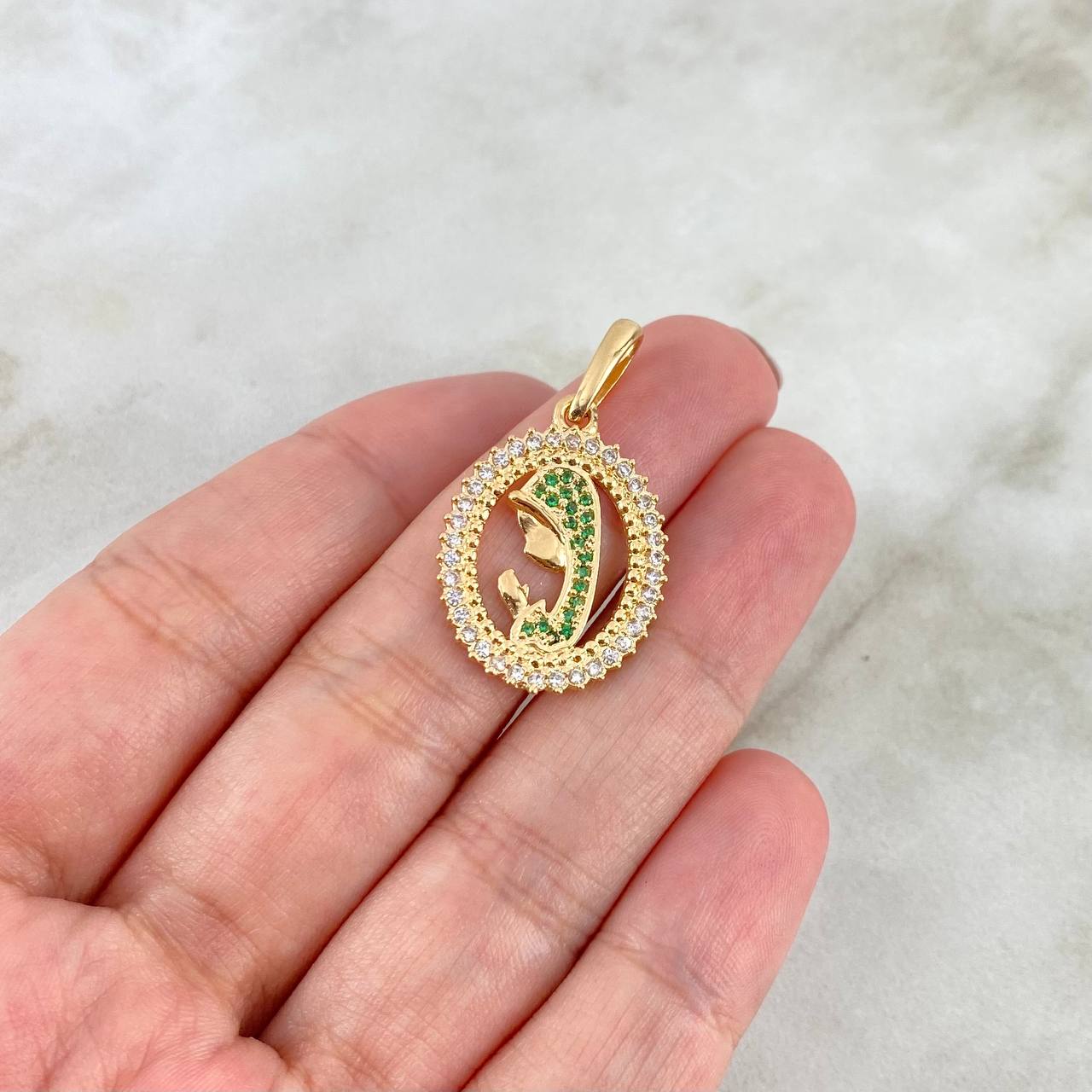Dije Virgen Maria 4gr / 3cm / Circulo Circones Blancos Verdes Oro Amarillo © Dije Virgen Maria 4gr / 3cm / Circulo Circones Blancos Verdes Oro Amarillo ©