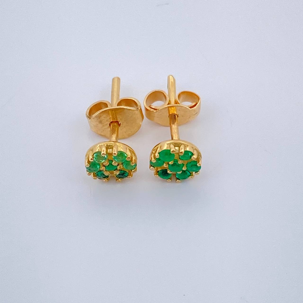 Topos Flor Esmeralda 1.2gr / Oro Amarillo 18K & Topos Flor Esmeralda 1.2gr / Oro Amarillo 18K &