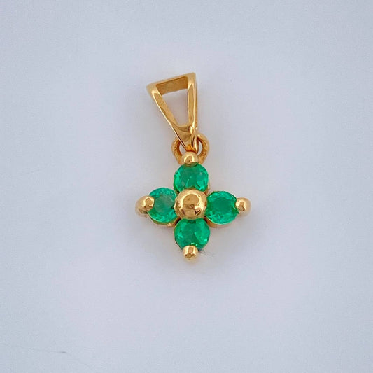 Dije Flor Esmeralda 0.8gr / 1.5cm / Oro Amarillo 18K &