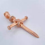 Dije Cruz Clavo 6.35gr / 5.4cm / Oro Rosa 18K % Dije Cruz Clavo 6.35gr / 5.4cm / Oro Rosa 18K %