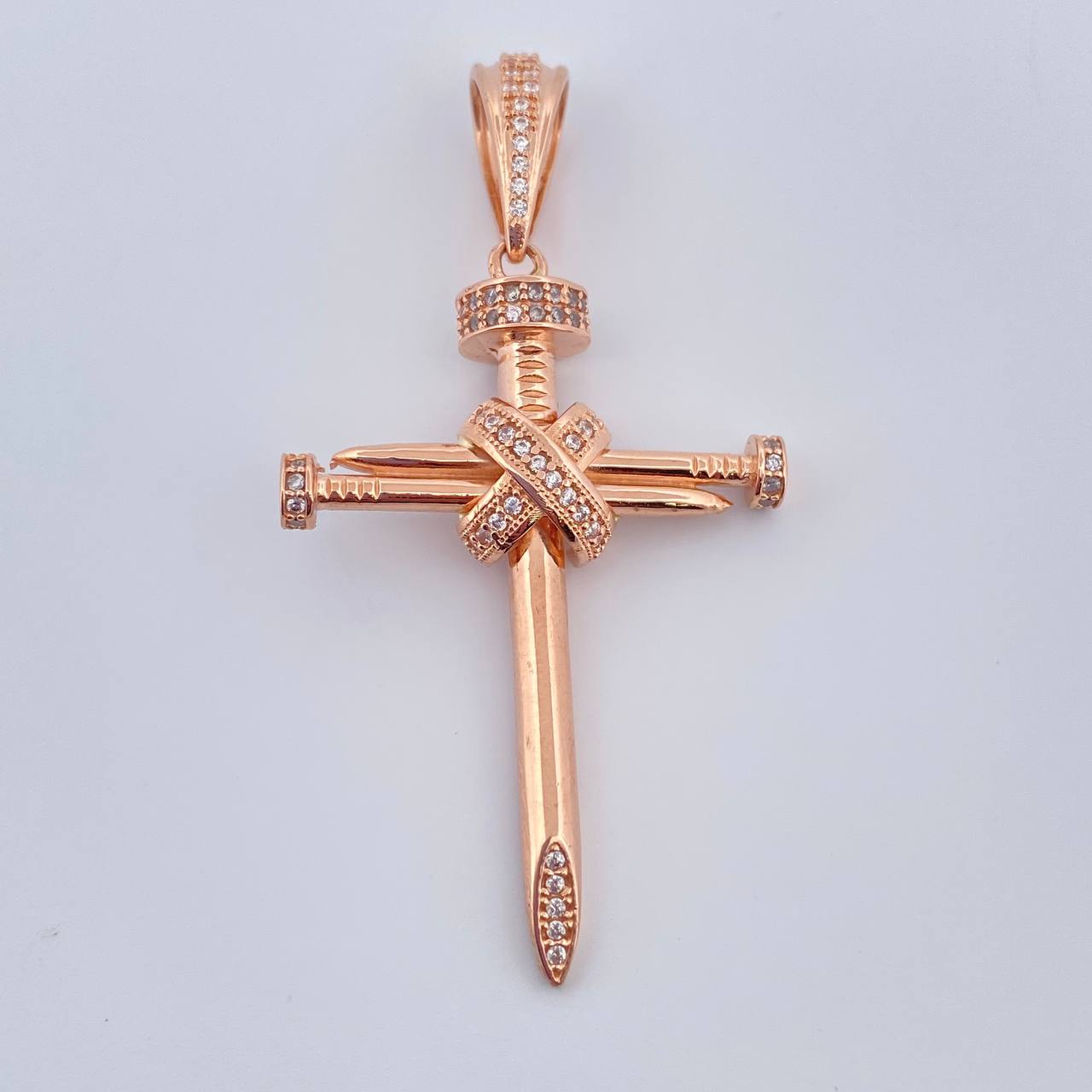 Dije Cruz Clavo 6.35gr / 5.4cm / Oro Rosa 18K % Dije Cruz Clavo 6.35gr / 5.4cm / Oro Rosa 18K %