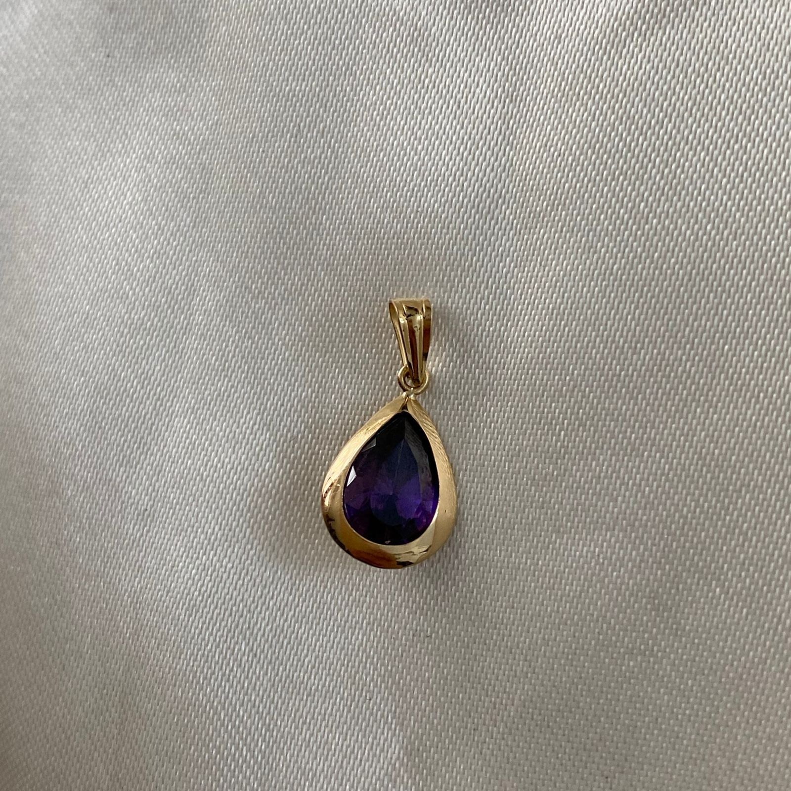 Dije Amatista 1.0gr 1.3Qts Oro Amarillo (Joya)* Dije Amatista 1.0gr 1.3Qts Oro Amarillo (Joya)*