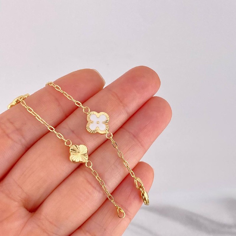 Pulso Trébol Intercalado Diamantados 2.9g / 18.7cm / 1.7mm Oro Amarillo 18K