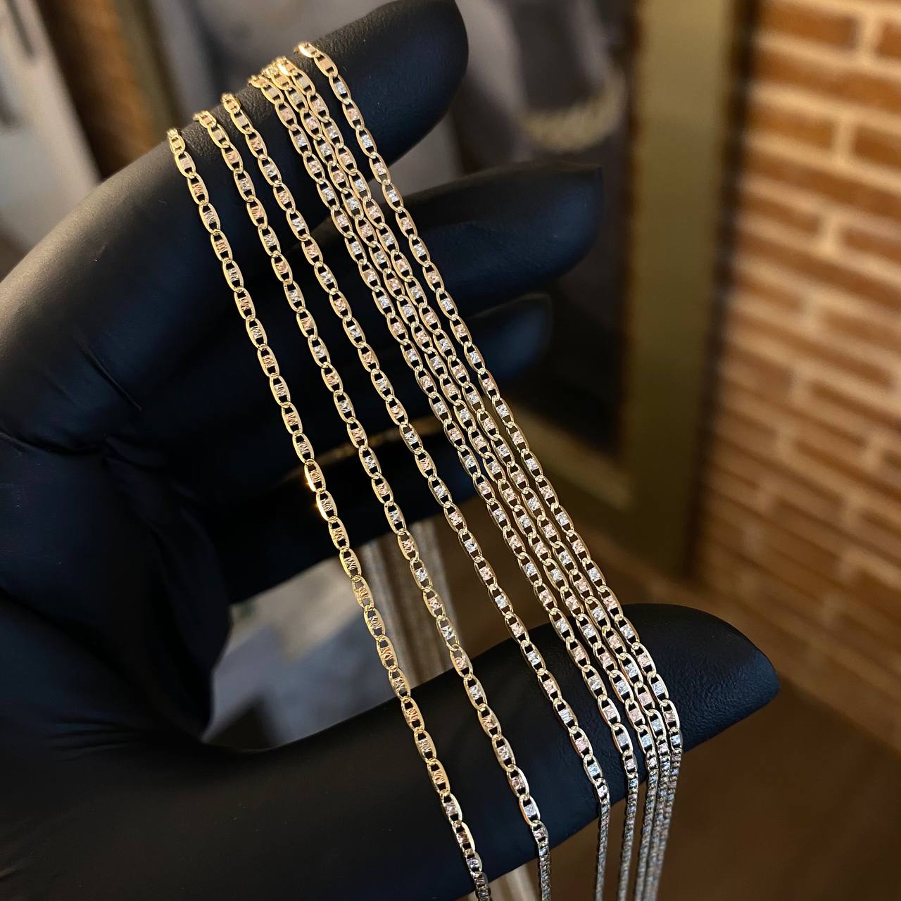 Cadena Escalera Plana 2,7gr / 60cm / 2,4mm Diamantada Tres Oros +3 &
