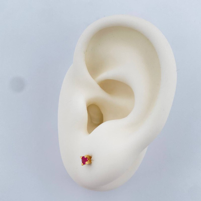 Topos Cuatro Garras Ruby 0.85gr / Oro Amarillo 18K %