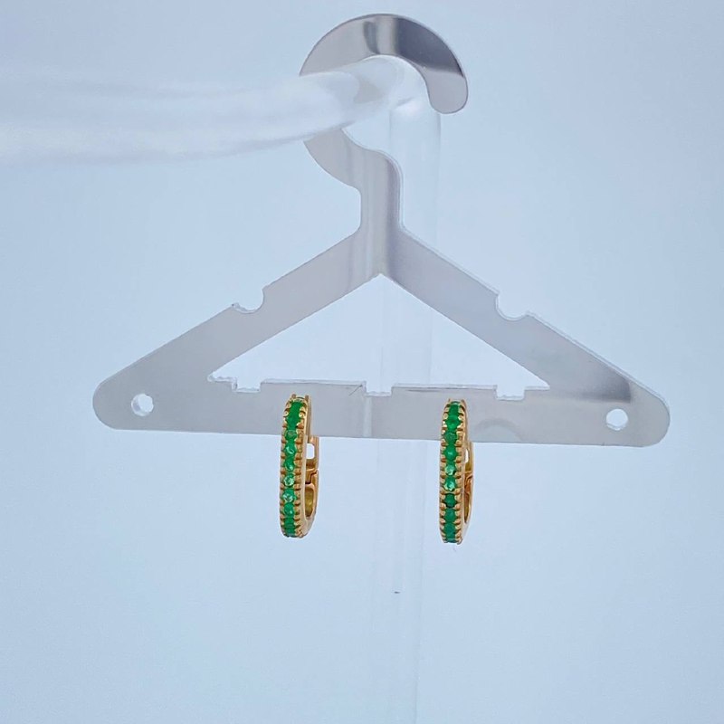 Candongas Carril Cuadrada Esmeralda 2gr / 1.4cm / Oro Amarillo 18K %