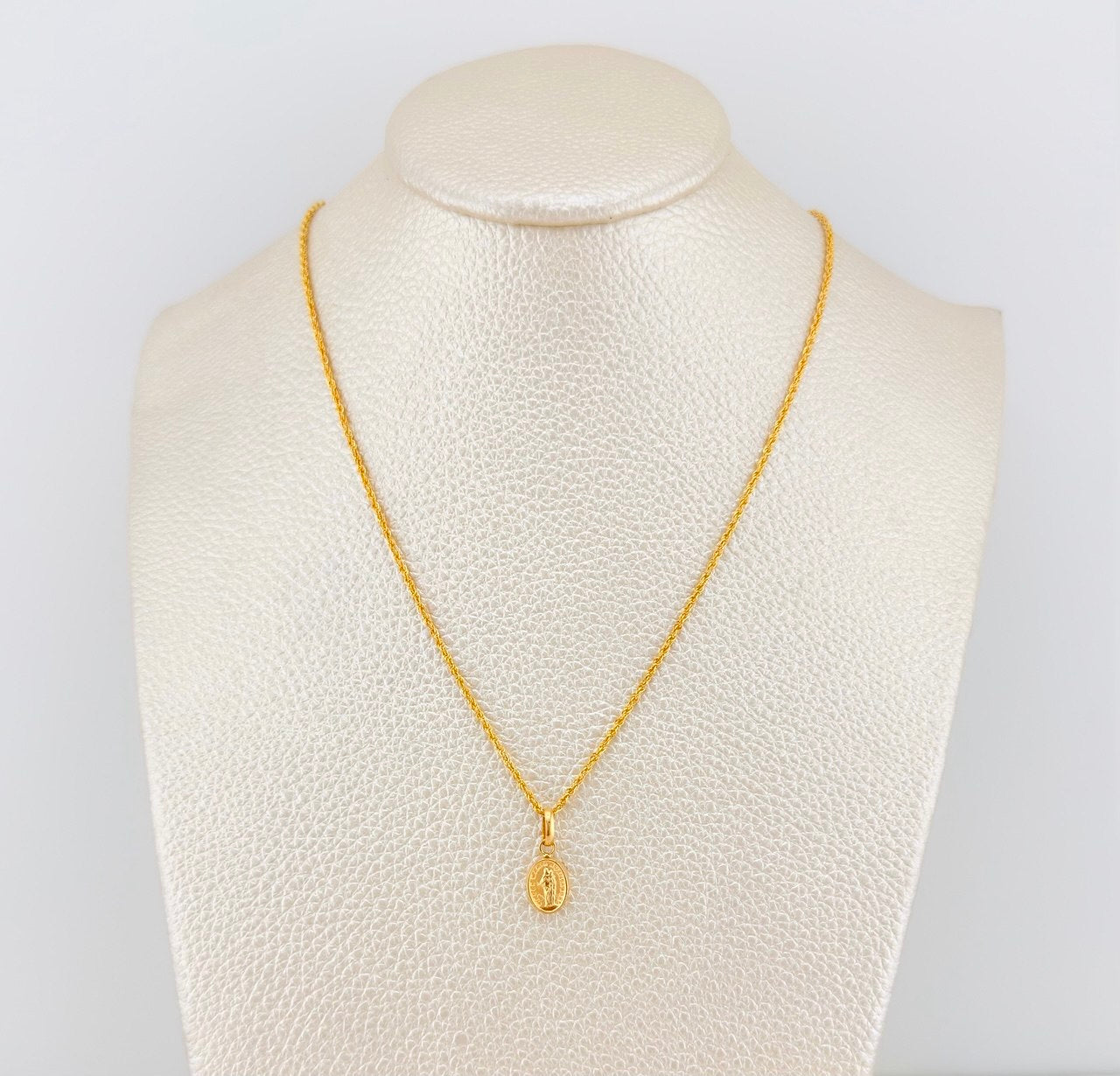 Set Cadena Lazo + Dije Virgen Del Carmen / 1,2 gr / 45 cm Oro Amarillo 18K