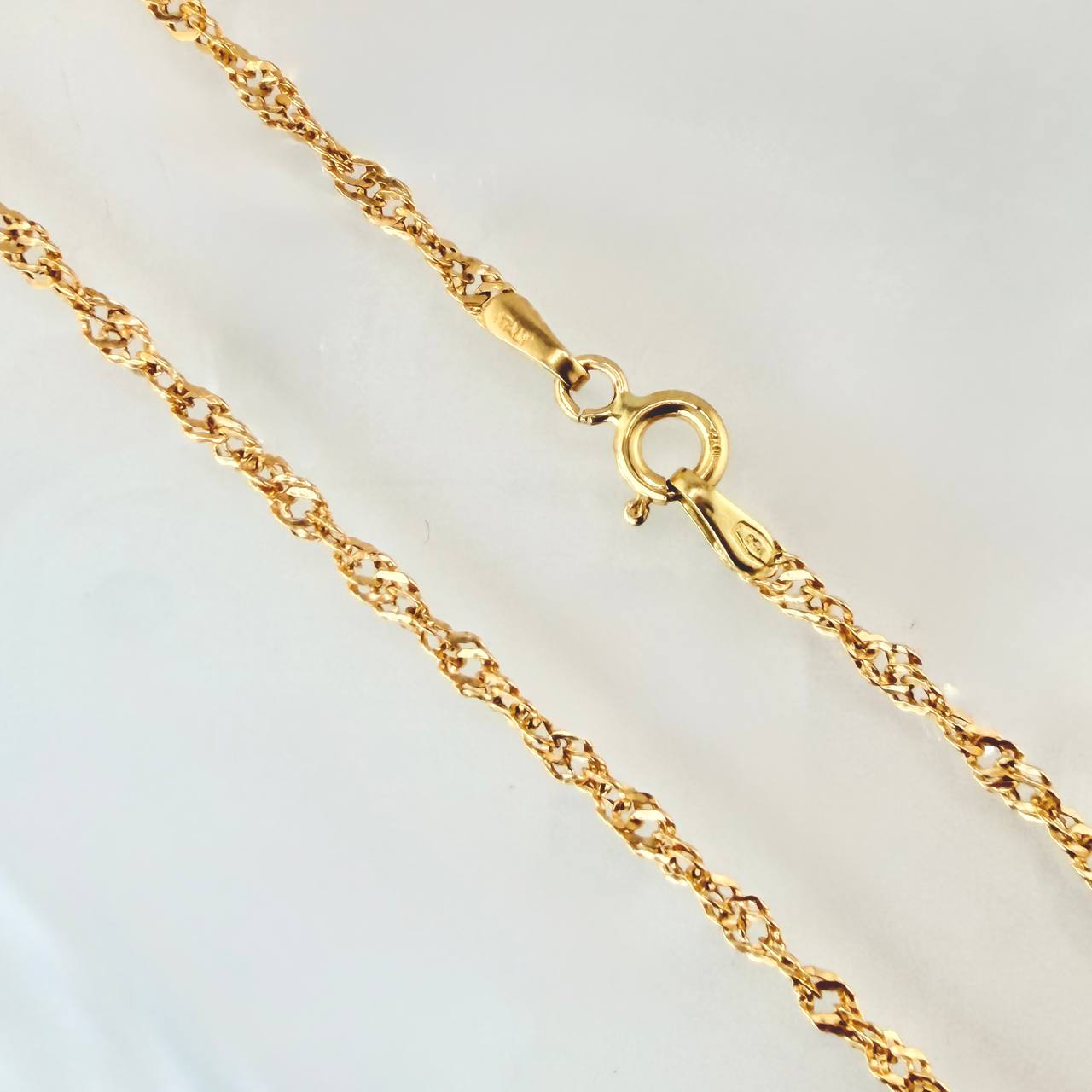 Cadena Singapur 1.95gr / 45cm / 2.3mm Oro Amarillo +3 18K ©