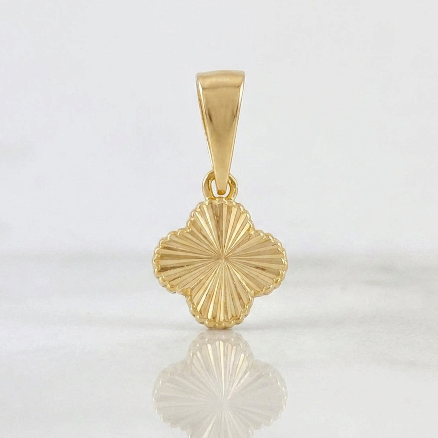 Dije Trébol Diamantado 1.05g / 1.8cm Oro Amarillo 18K