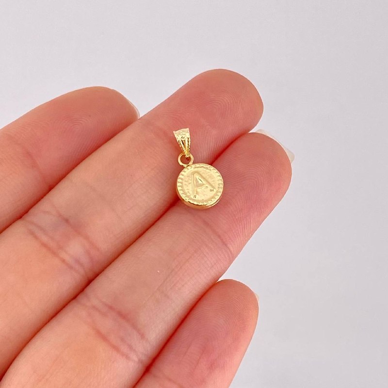 Dije Circulo Letra A 0.4g / 1.5cm Oro Amarillo 18K