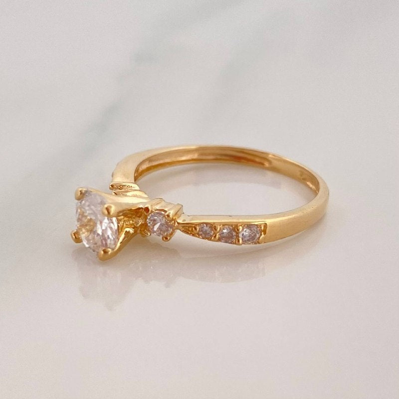 Anillo Solitario Churumbela 1.9 g / T5 Oro Amarillo 18K
