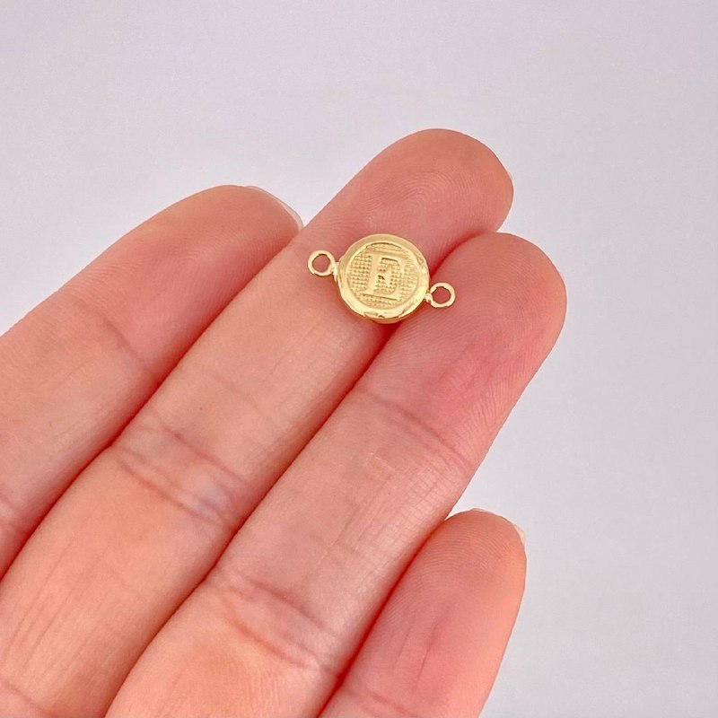 Herraje Circulo Letra E 0.4g / 1.5cm Oro Amarillo 18K