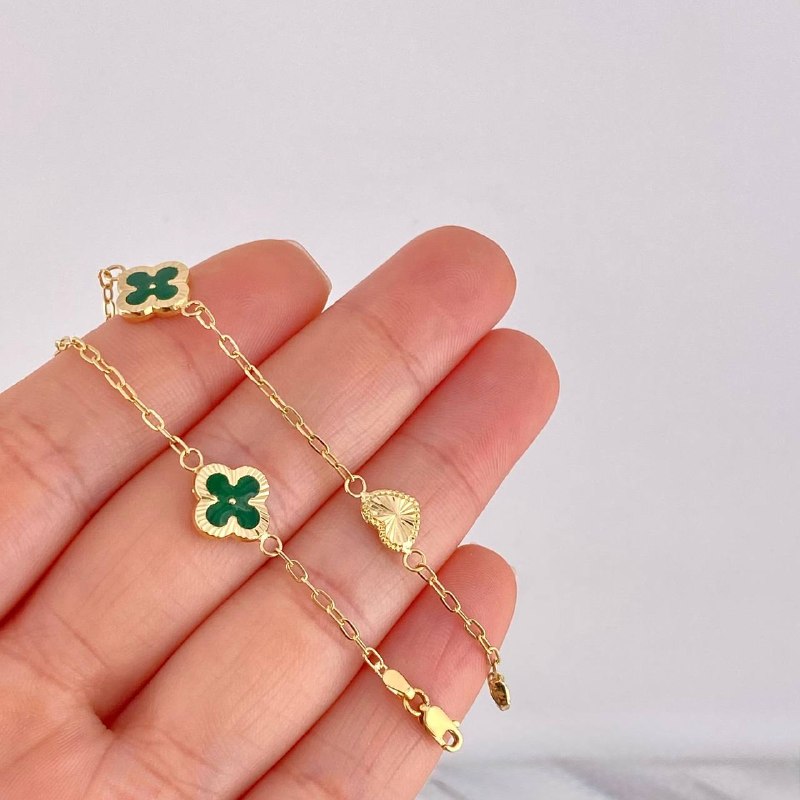 Pulso Trébol Intercalado Corazones Diamantados 2.85g / 19.7cm / 1.7mm Oro Amarillo 18K