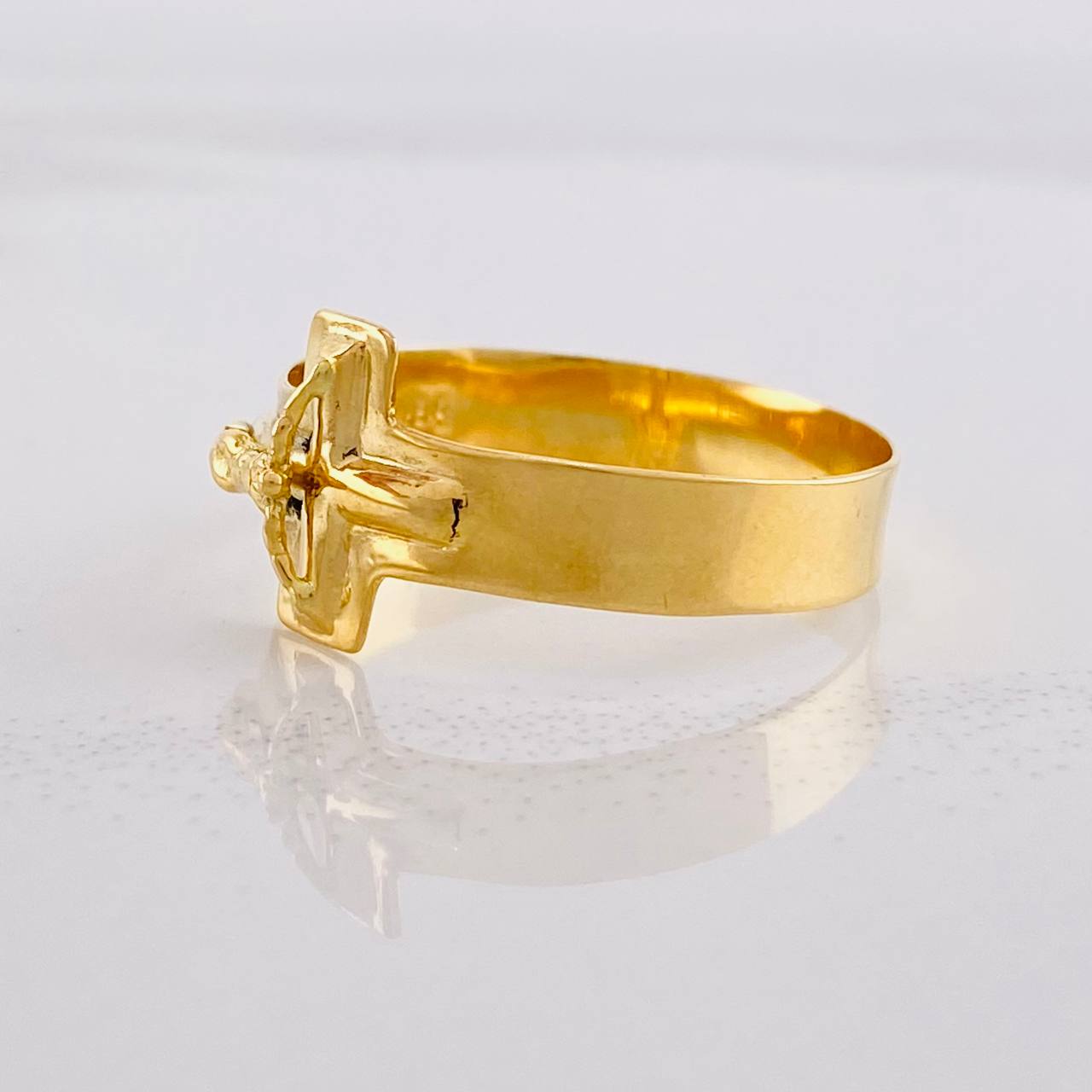 Anillo Cruz Cristo 1.8g / T9 Oro Amarillo 18K