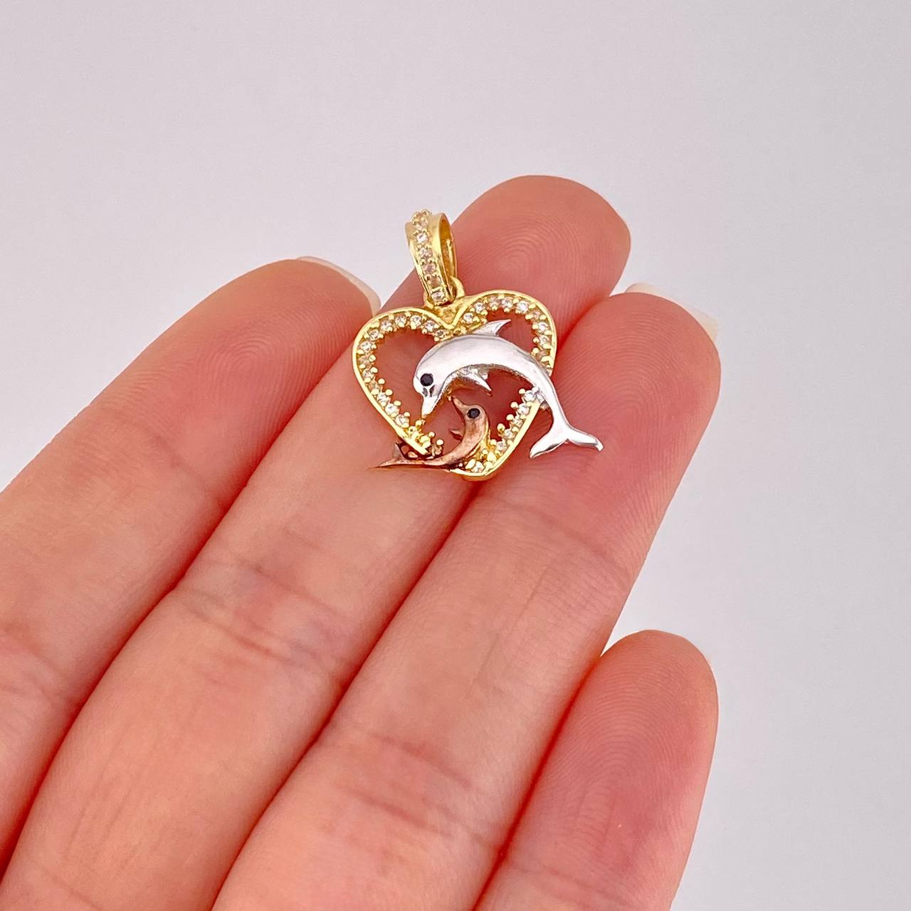 Dije Corazón Delfines 2.3g / 2.8cm Tres Oros 18K