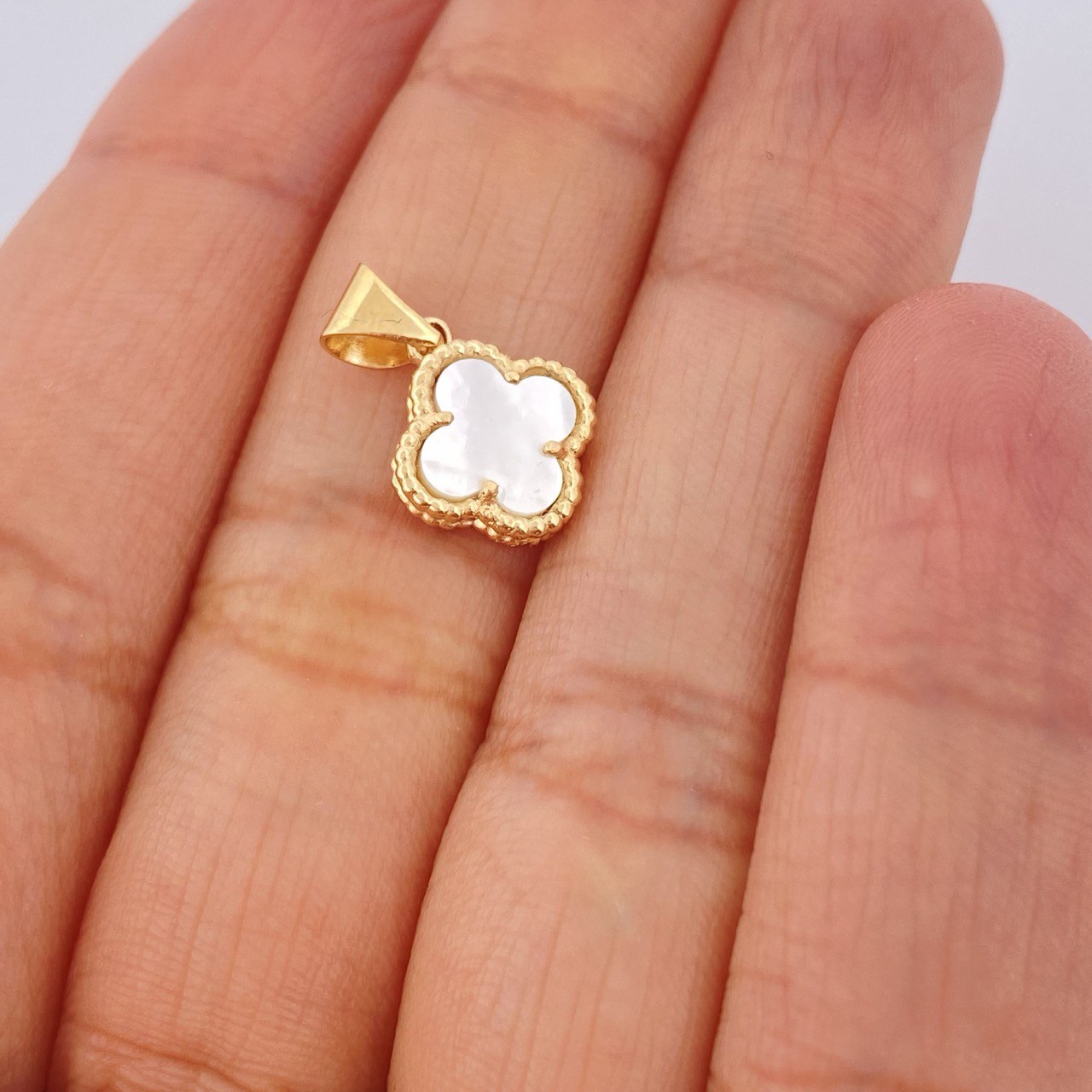 Dije Trebol 1.3gr / 1.6cm / Oro Amarillo Nac.Esp. 18K $