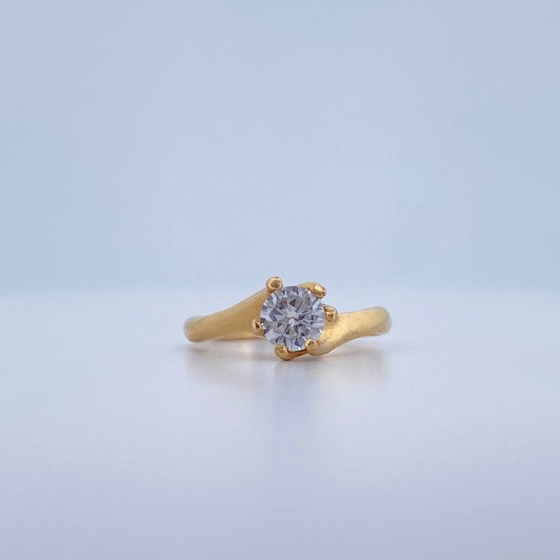 Anillo Solitario Linea Invertida 2.35gr / T5 / Oro Amarillo 18K &