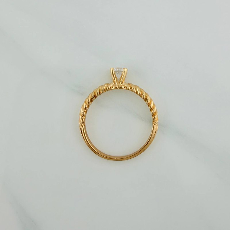 Anillo Solitario Trenzado 2.35gr / T7 1/4 / 2.4cm / Oro Amarillo 18K $