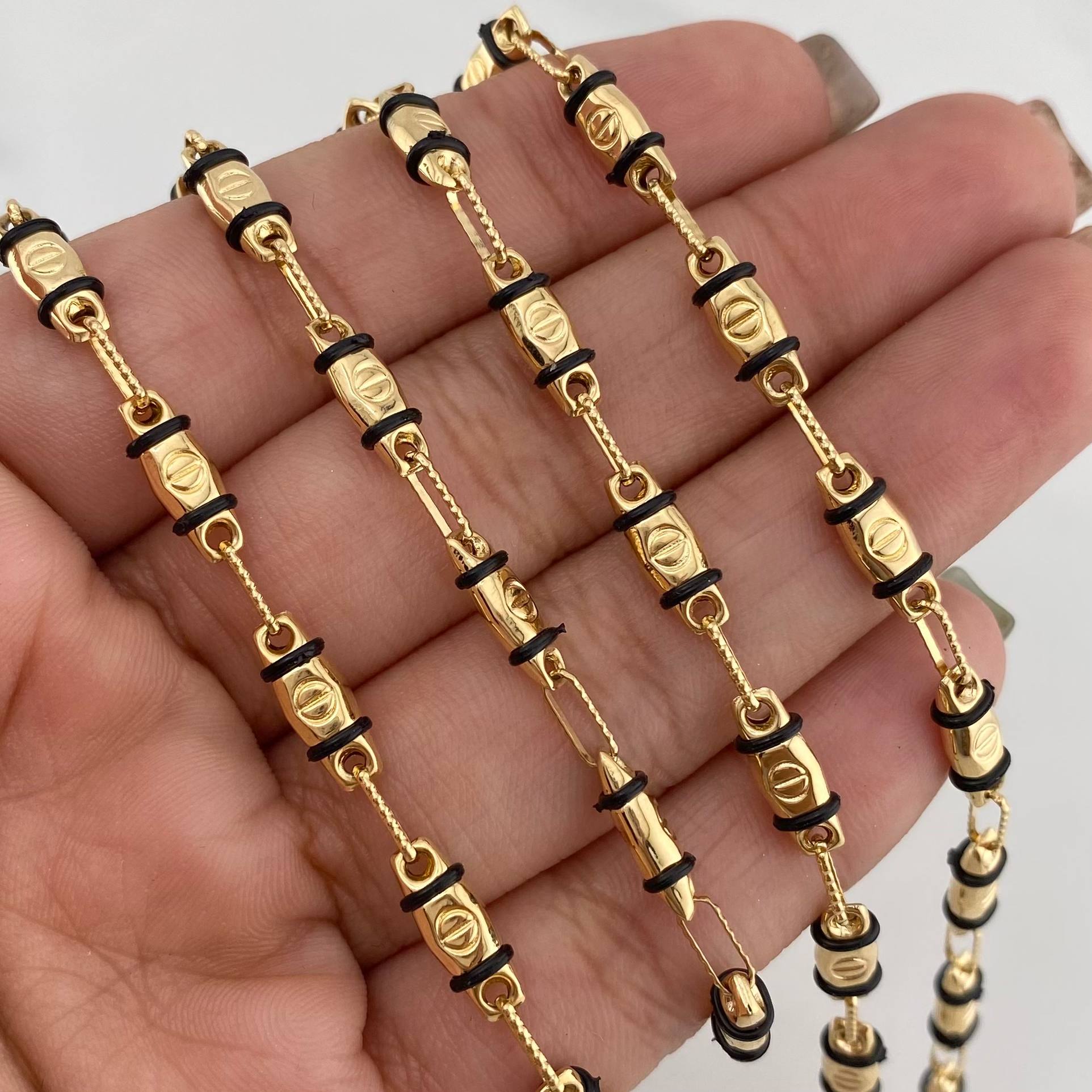 Cadena Rustica Tornillo 12.05 g / 60.5 cm / 3.95 mm Oro Amarillo 18K