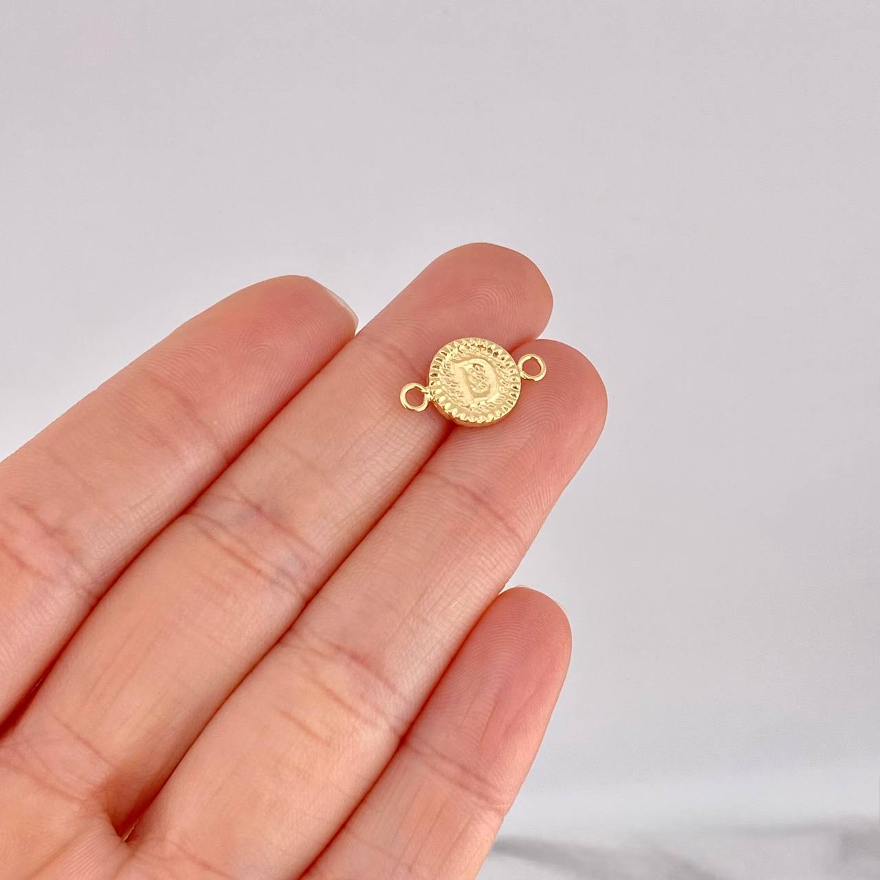 Herraje Circulo Letra D 0.55g / 1.7cm Oro Amarillo 18K