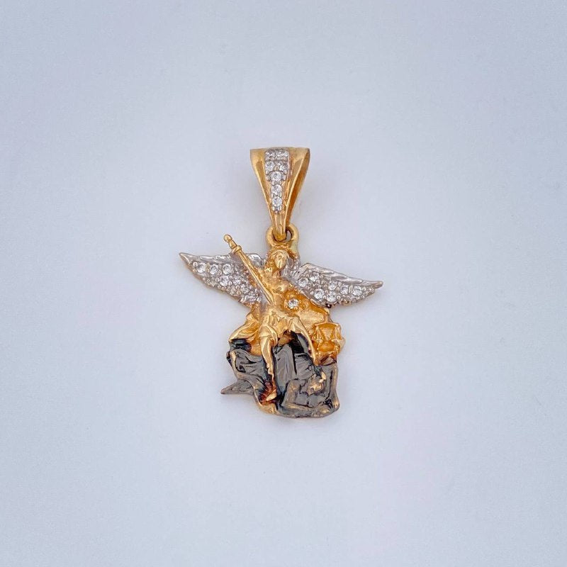 Dije San Miguel Arcángel 2.85gr / 2.8cm / Tres Oros 18K $