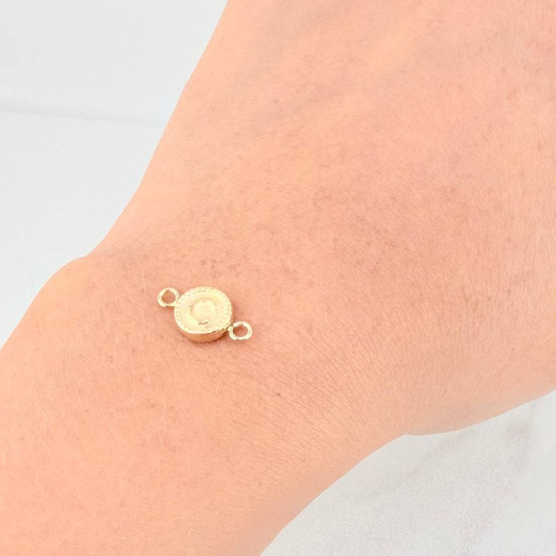 Herraje Circulo Letra C 0.4g / 1.5cm Oro Amarillo 18K