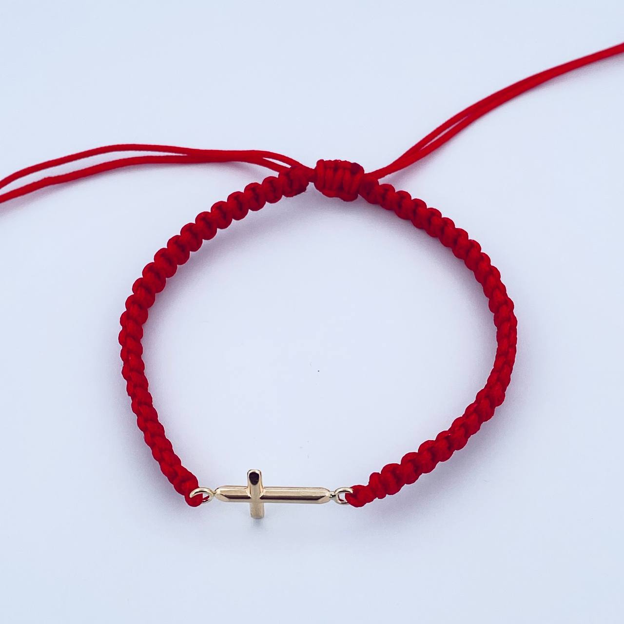 Pulsera Tejida Roja Cruz 0.5gr / Oro Amarillo 18K $