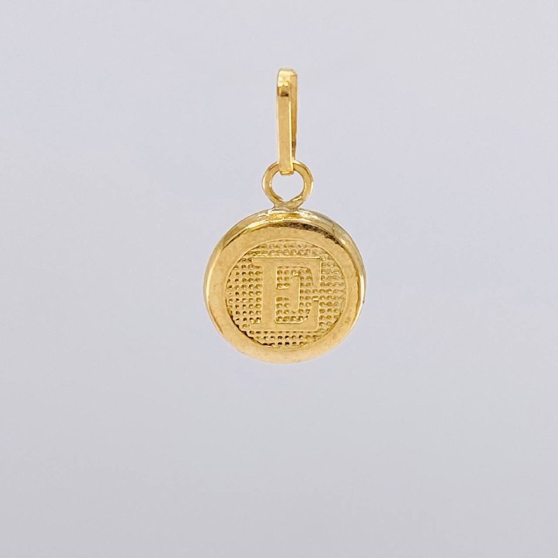 Dije Circulo Letra E 0.4g / 1.6cm Oro Amarillo 18K