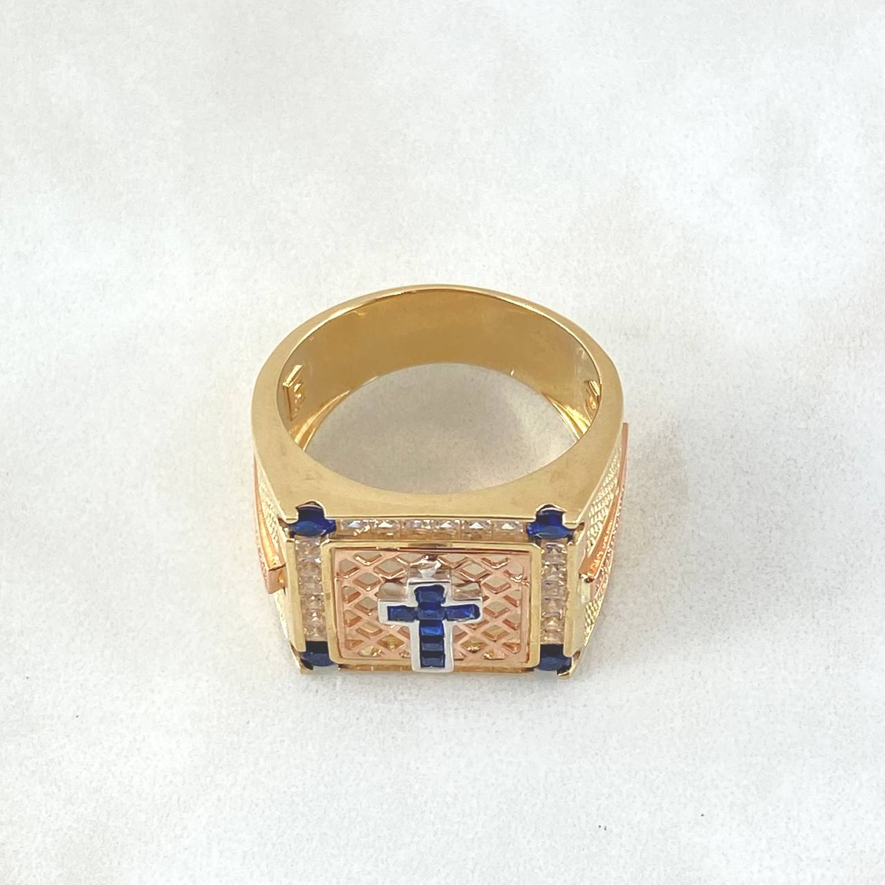 Anillo Recuadro Confesionario Cruzado 13.05gr / T10 1/4 / Circones Blancos Azules Tres Oros 18K *