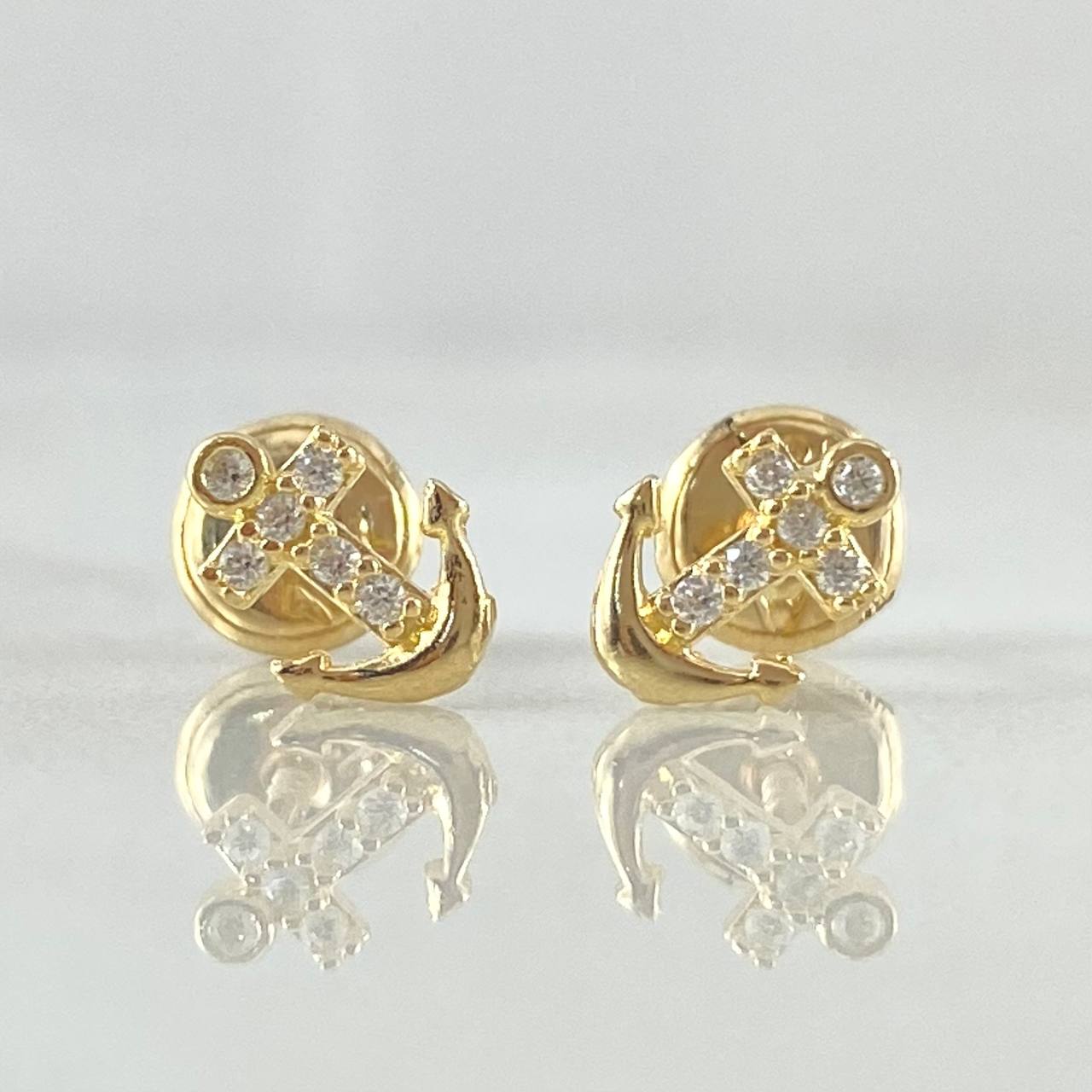 Topos Cruz Anclada 0.7gr / 6.5mm Circones Blancos Oro Amarillo 18K