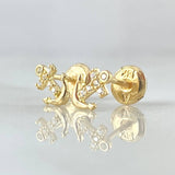 Topos Cruz Anclada 0.7gr / 6.5mm Circones Blancos Oro Amarillo 18K