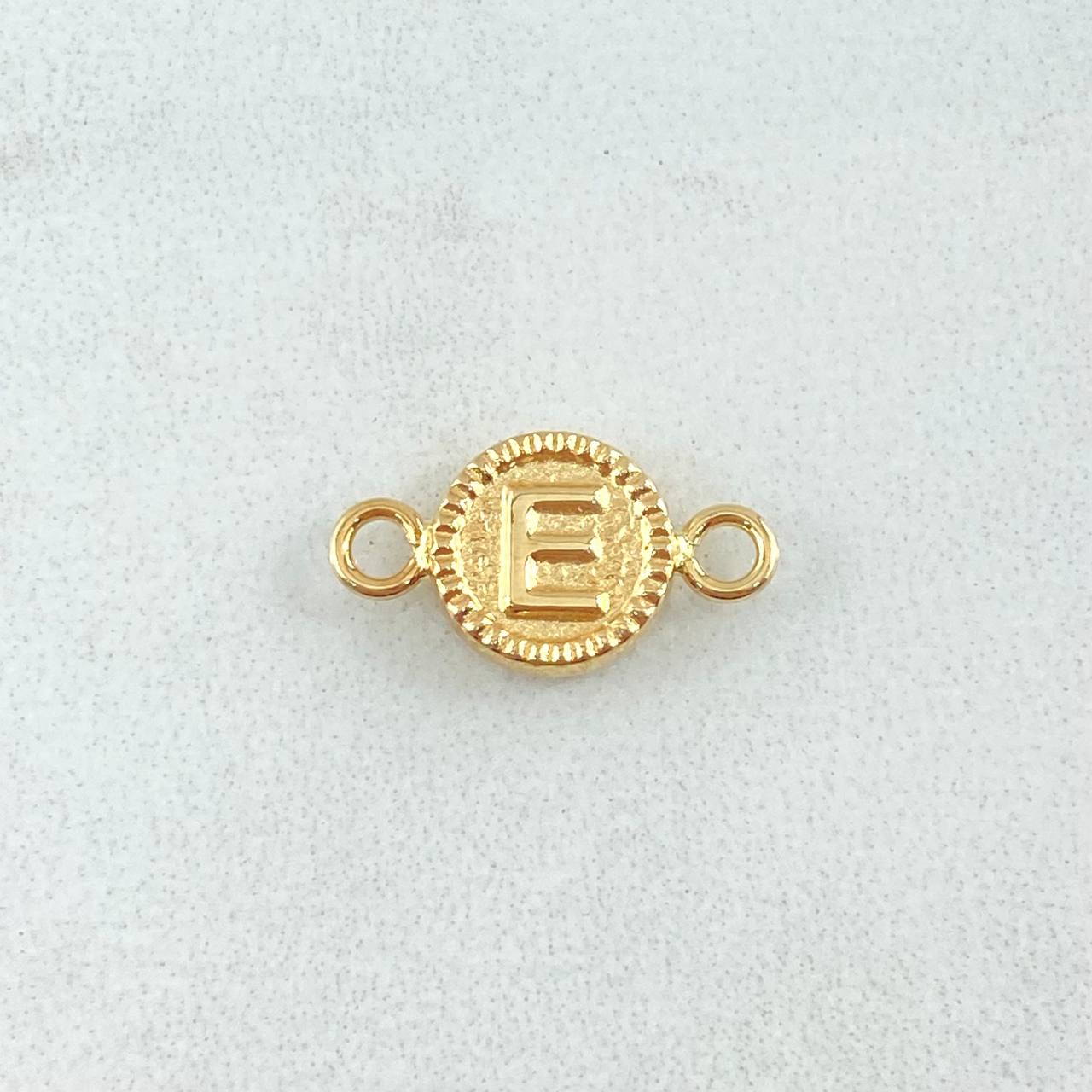 Herraje Letra E 0.45gr / 1.5cm / Bordeado Oro Amarillo 18K *