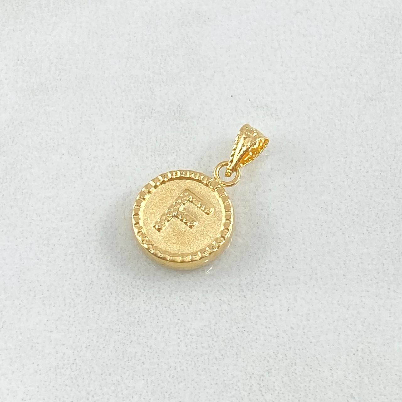 Dije Letra F 0.4gr / 1.4cm / Circulo Cargador Bordeado Oro Amarillo 18K